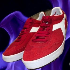 Red Diadora Casual Sneaker